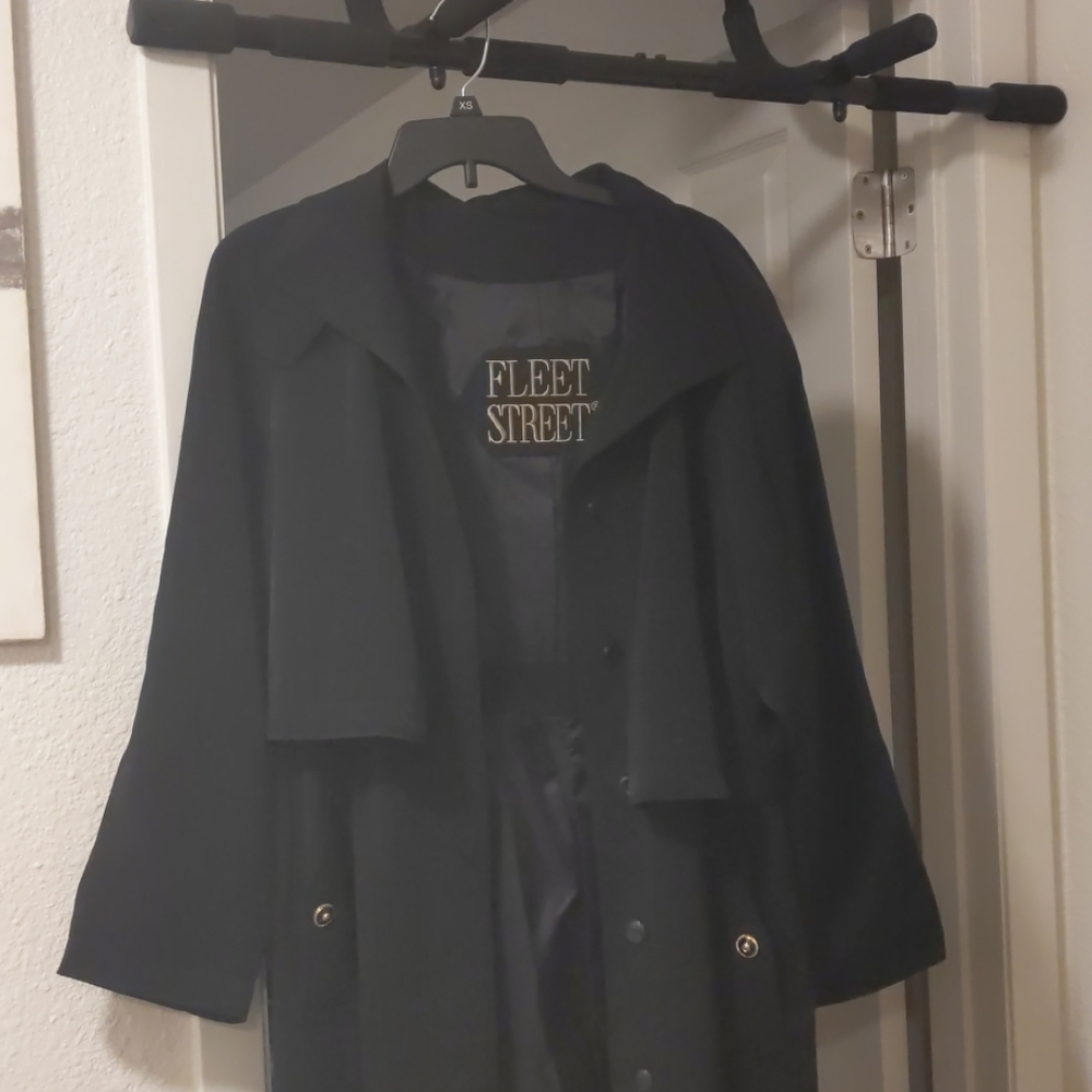 Fleet Street Trench size 8